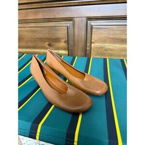 Trotters Light Leather Brown Low Heel Dress Shoes Women's Size 10 Work Career